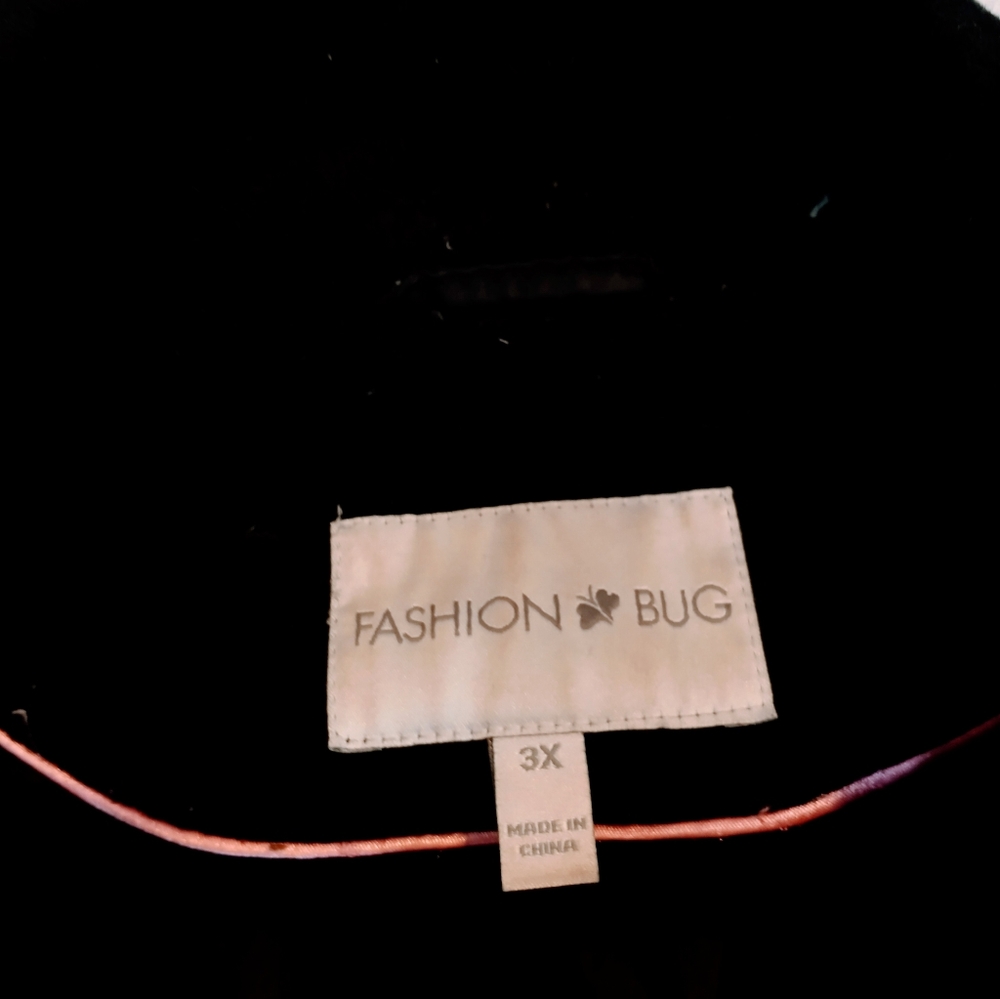 Fashion bug black peacoat size 3x. Has detailed buttons and lining, some piling - Picture 5 of 6